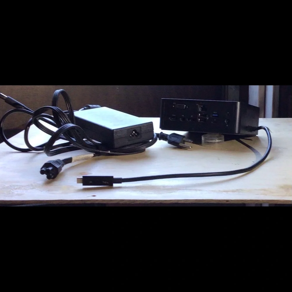 Dell TB16 Thunderbolt Dock with 180W charger adapter obo